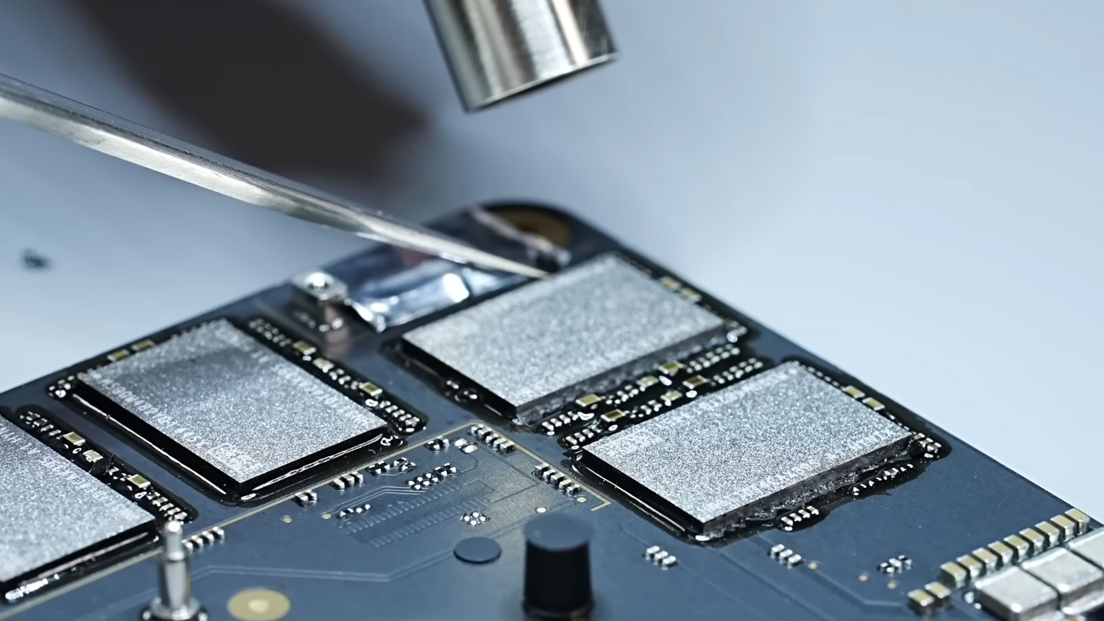 Best Apple MacBook Pro, MacBook Air, iMac, and Mac mini repair services in Miami, FL