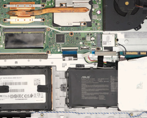 Laptop with an M.2 SSD and 2.5-inch SSD that support SMART drive health monitoring.