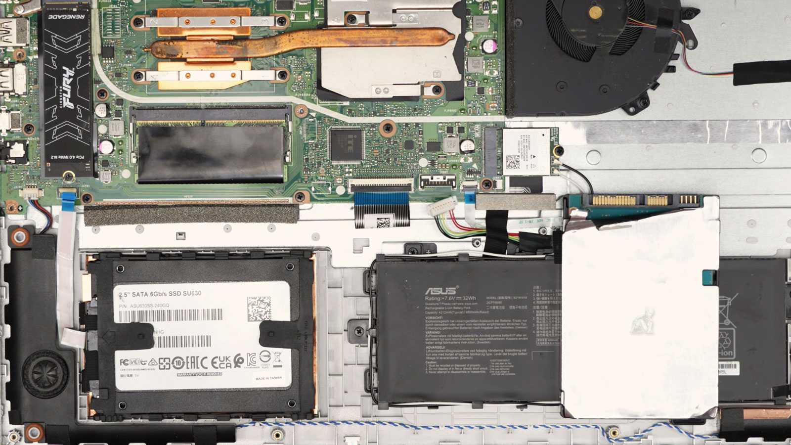 laptop-ssd-m2-smart-drive-health Laptop with an M.2 SSD and 2.5-inch SSD that support SMART drive health monitoring.